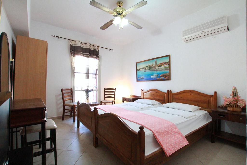 Traditional Apartments Alexandra Meyísti Habitación foto